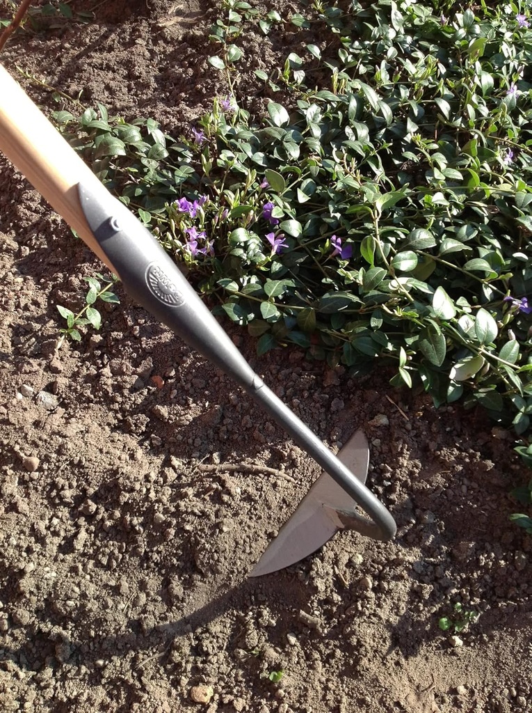dewit-half-moon-hoe-3.jpg