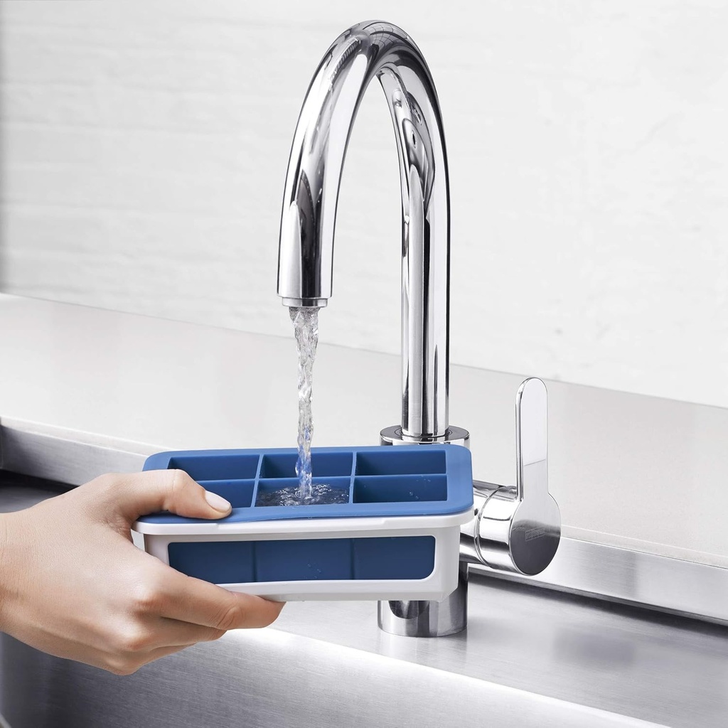 oxo-good-grips-covered-ice-cube-tray-lar-2.jpg