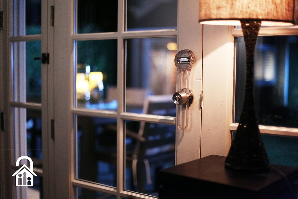 bump-proof-deadbolt-door-locker-clear-4.jpg