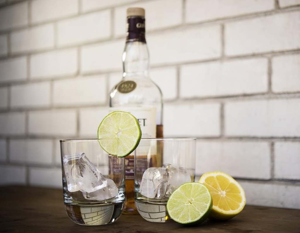 easy-release-white-ice-cube-tray-16-cube-3.jpg