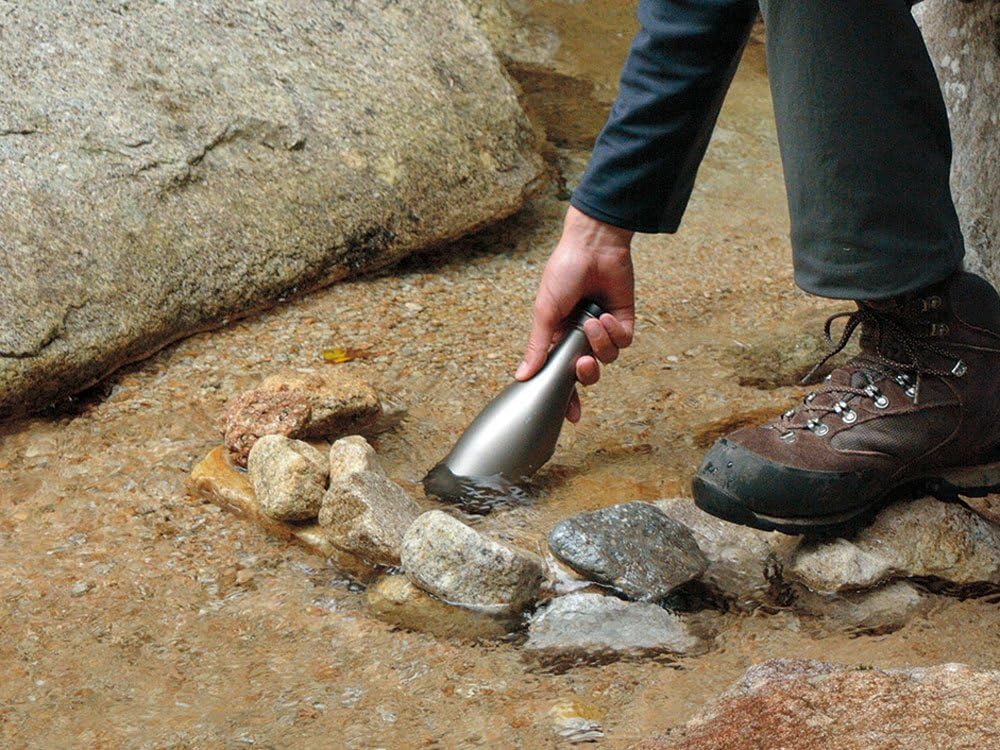 snow-peak-titanium-sake-bottle-2.jpg