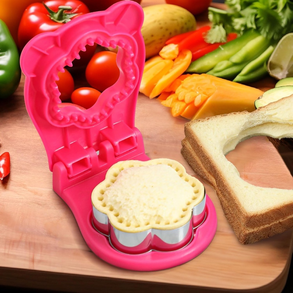 sandwich-cutter-flower-shaped-red-3.jpg