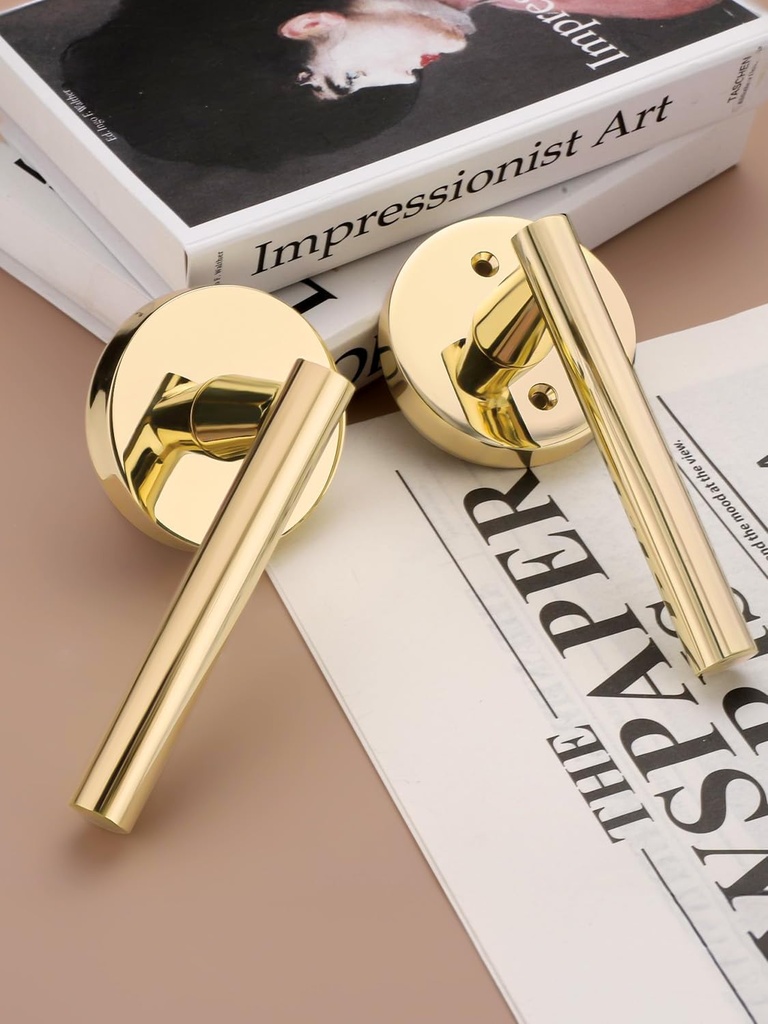 polished-brass-door-knobs-4-pack-interio-2.jpg